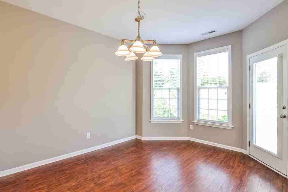 353 Collinsworth Dr - Photo 7 of 17