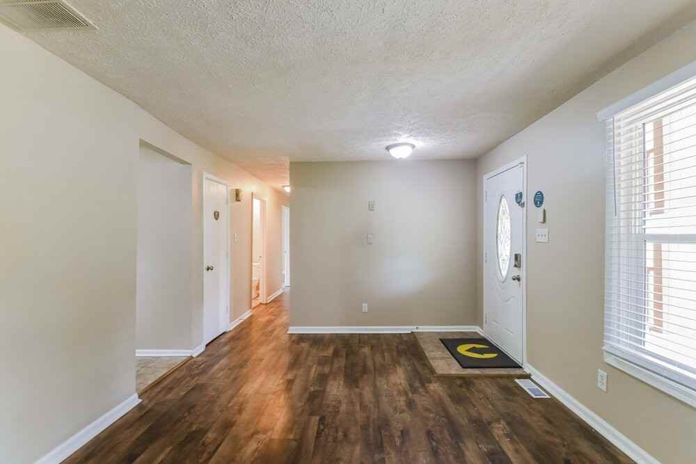 4825 Manker St - Photo 5 of 16