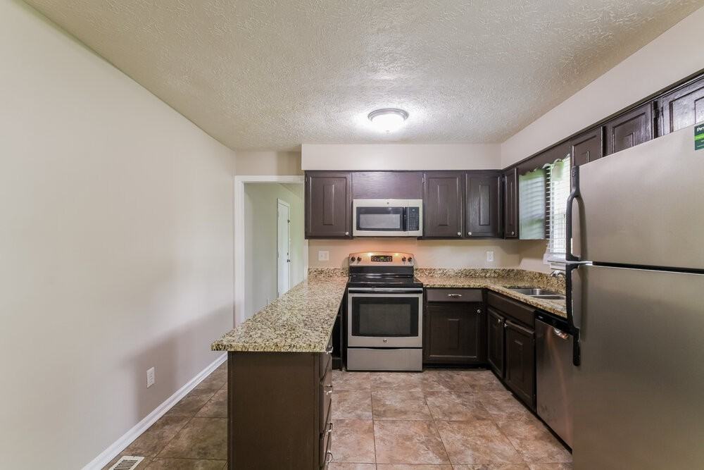 4825 Manker St - Photo 6 of 16
