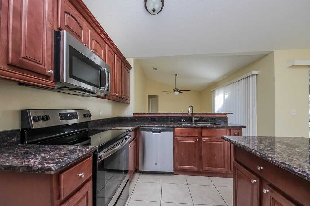 905 Derbyshire Dr - Photo 6 of 14