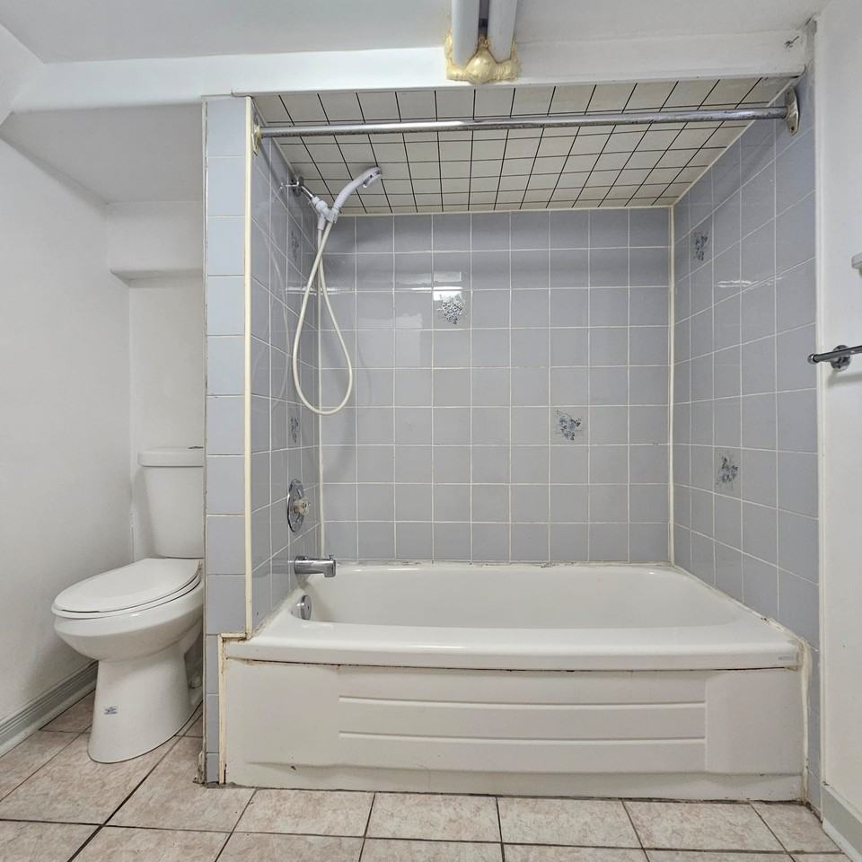 1659 Keele Street #b - Photo 7 of 9