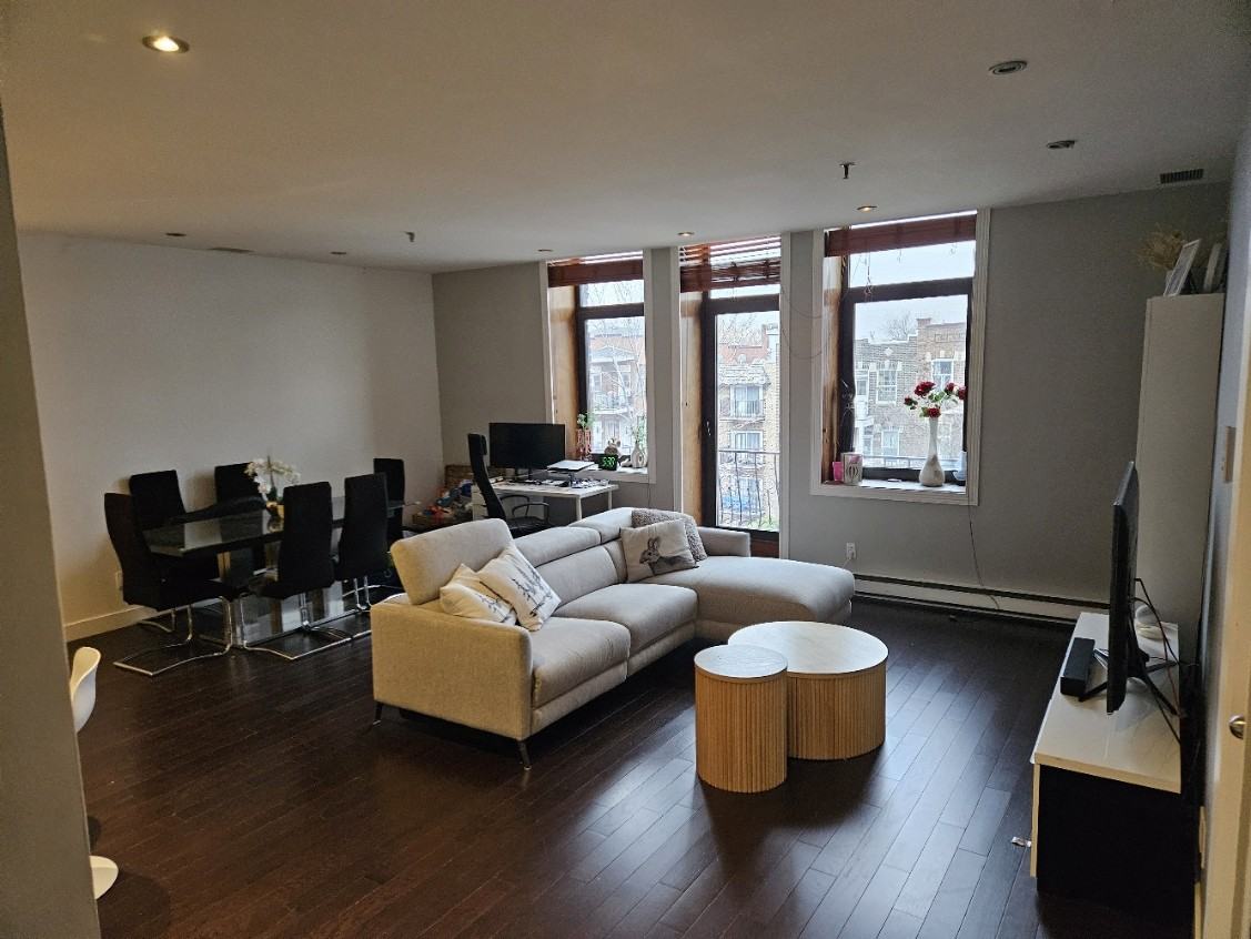6891 Avenue Christophe-Colomb #305 - Photo 2 of 14