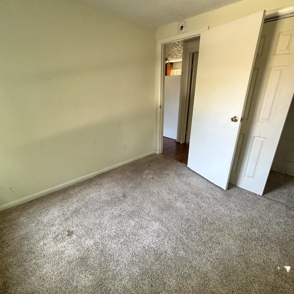 3515 Bergman Avenue - Photo 3 of 10