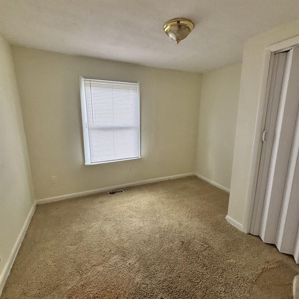 3515 Bergman Avenue - Photo 7 of 10
