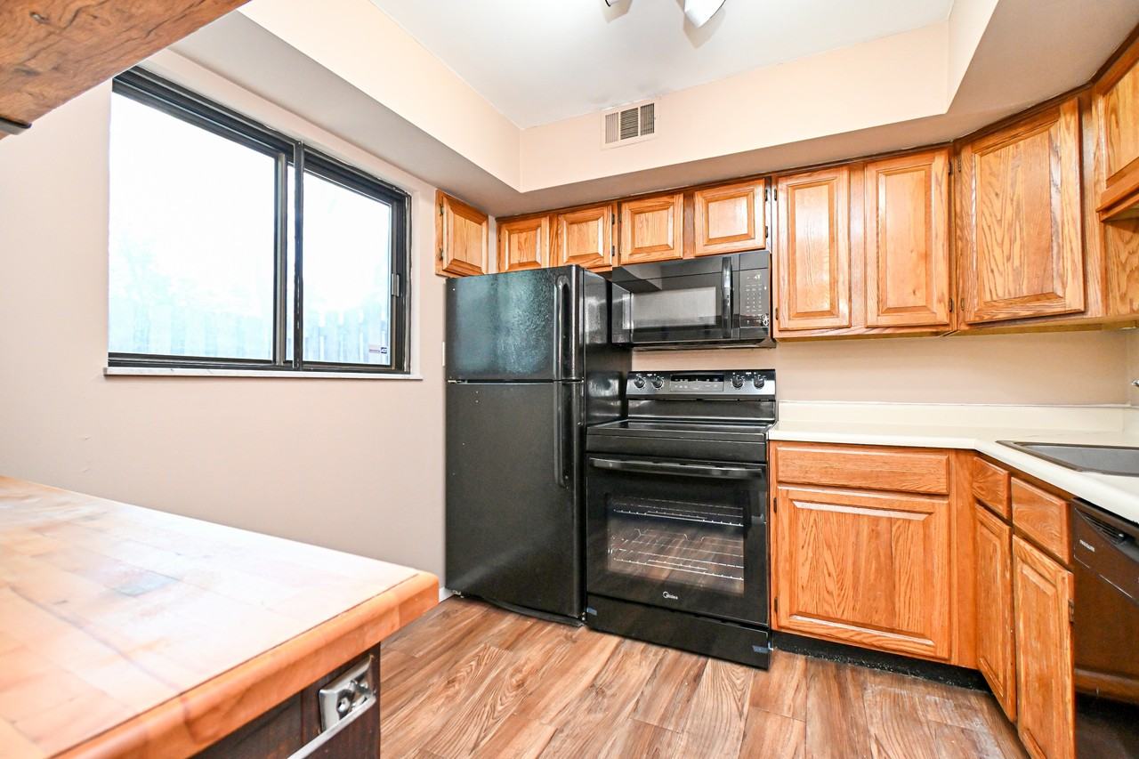 7752 Montgomery Rd #84 - Photo 7 of 33