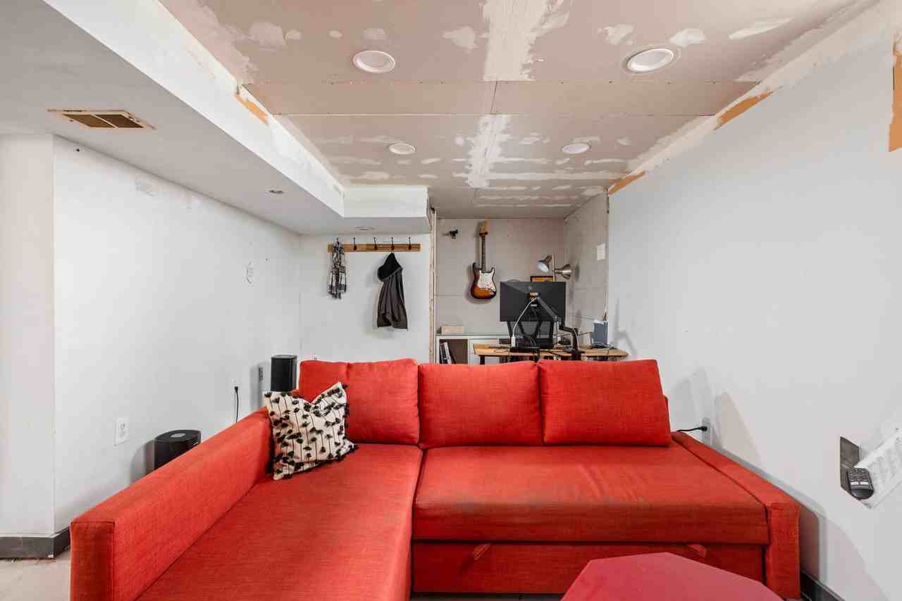 5110 Norwaldo Ave #1537772P - Photo 7 of 46