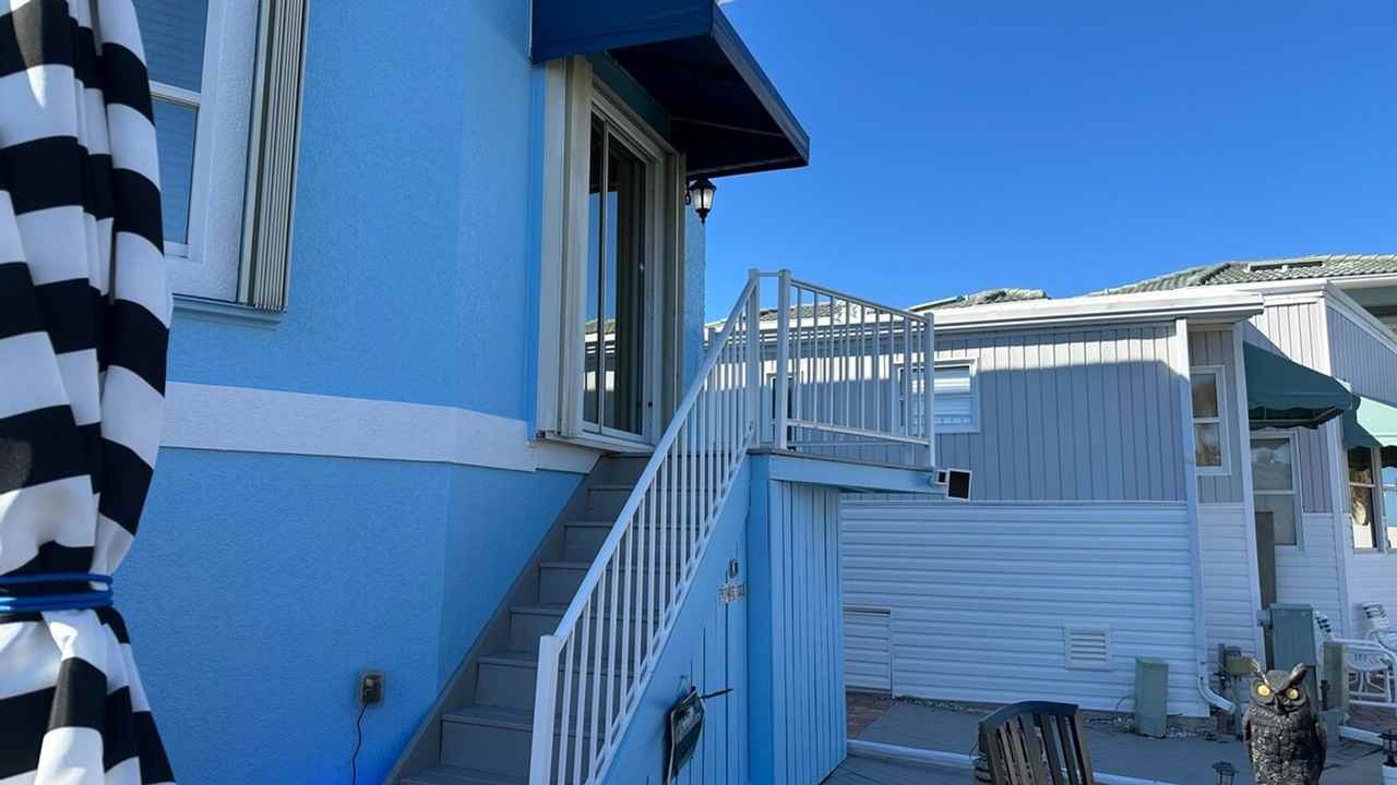 1142 Nettles Blvd #1537524P - Photo 3 of 24