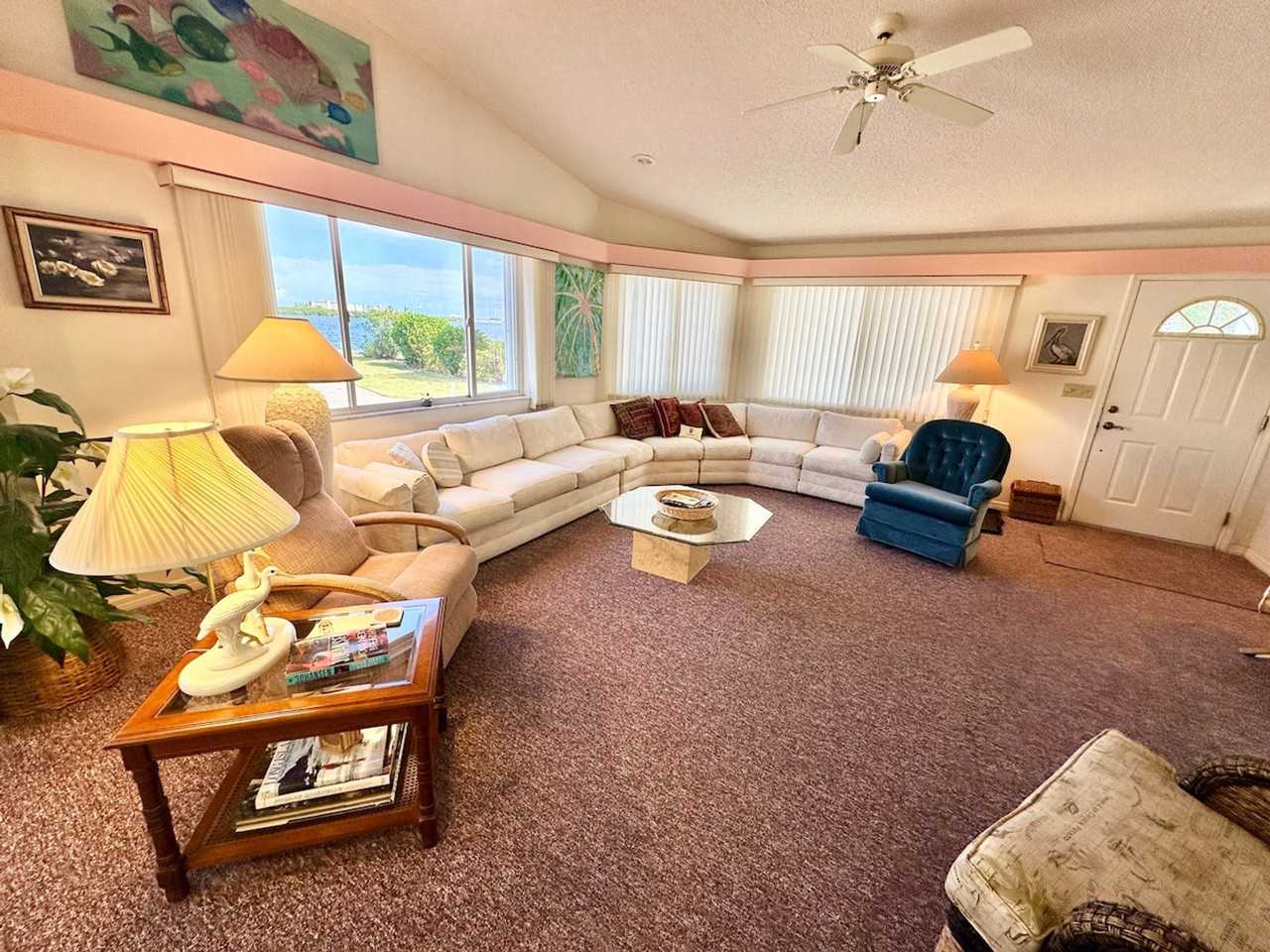 1253 Nettles Blvd #1537488P - Photo 3 of 13