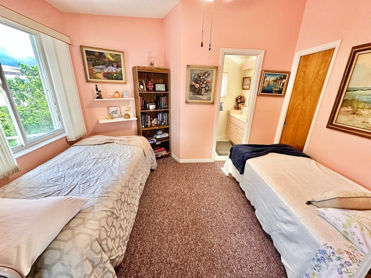 1253 Nettles Blvd #1537488P - Photo 4 of 13