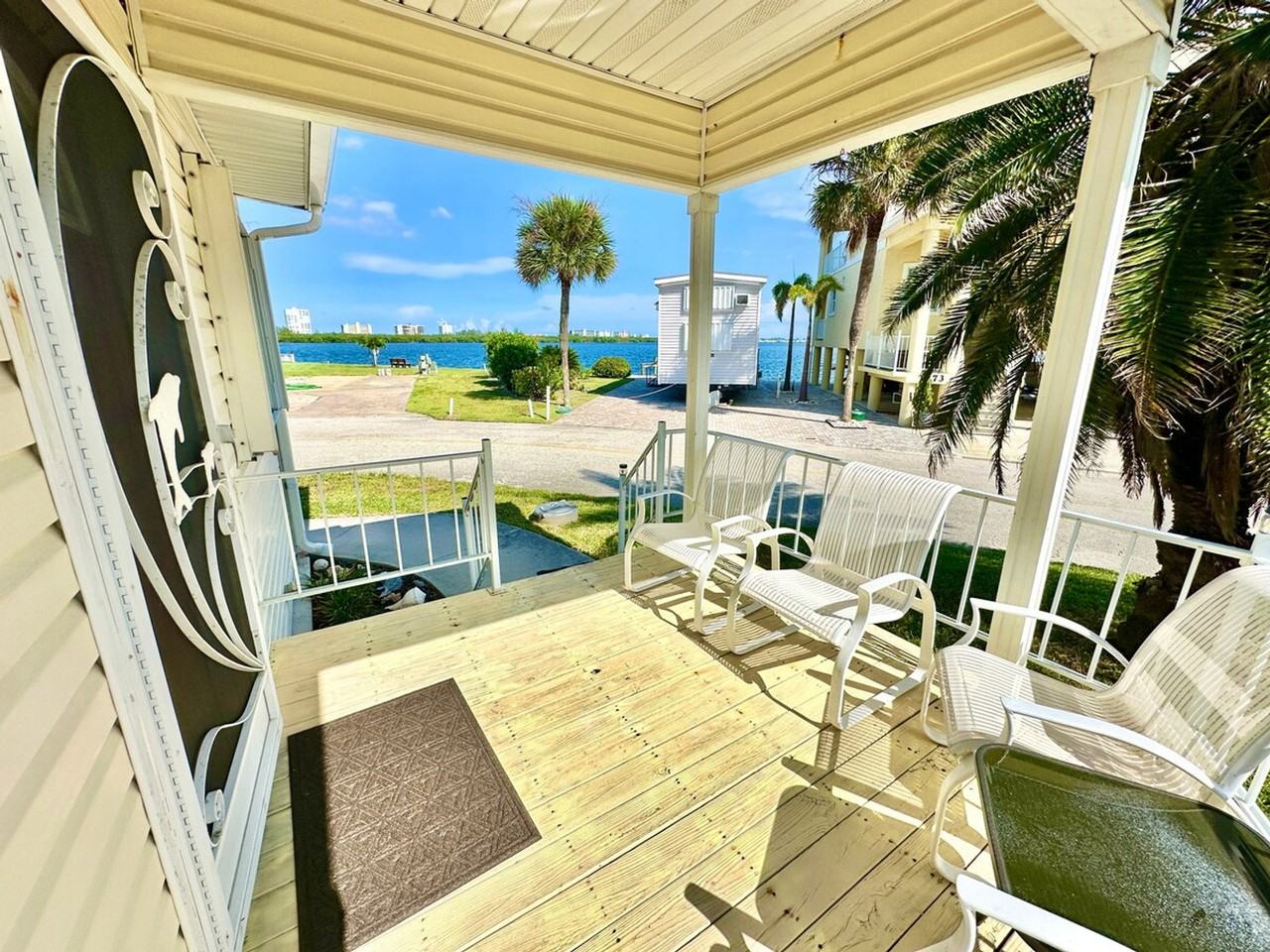 1253 Nettles Blvd #1537488P - Photo 5 of 13