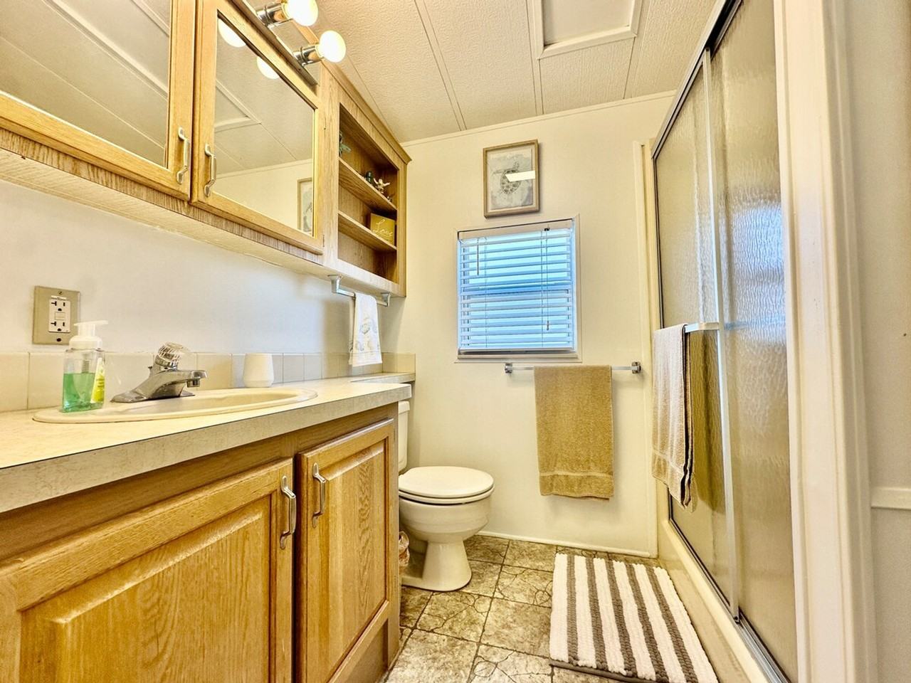 274 Nettles Blvd #1537522P - Photo 5 of 15