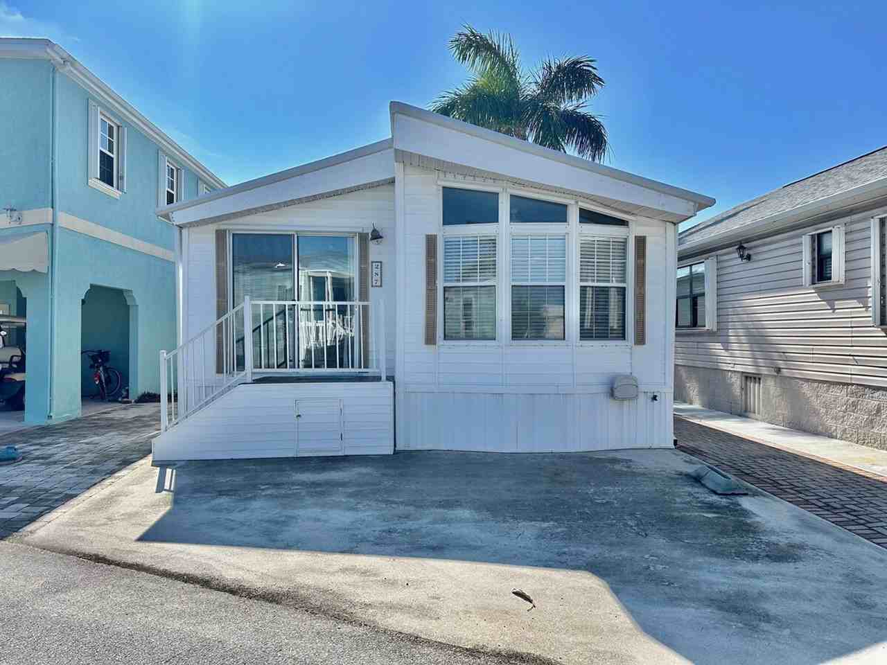 274 Nettles Blvd #1537522P - Photo 6 of 15