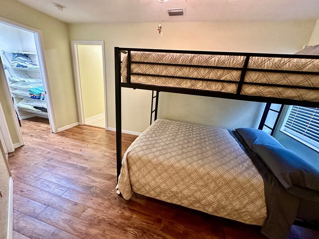 1292 Nettles Blvd #1538695P - Photo 3 of 25