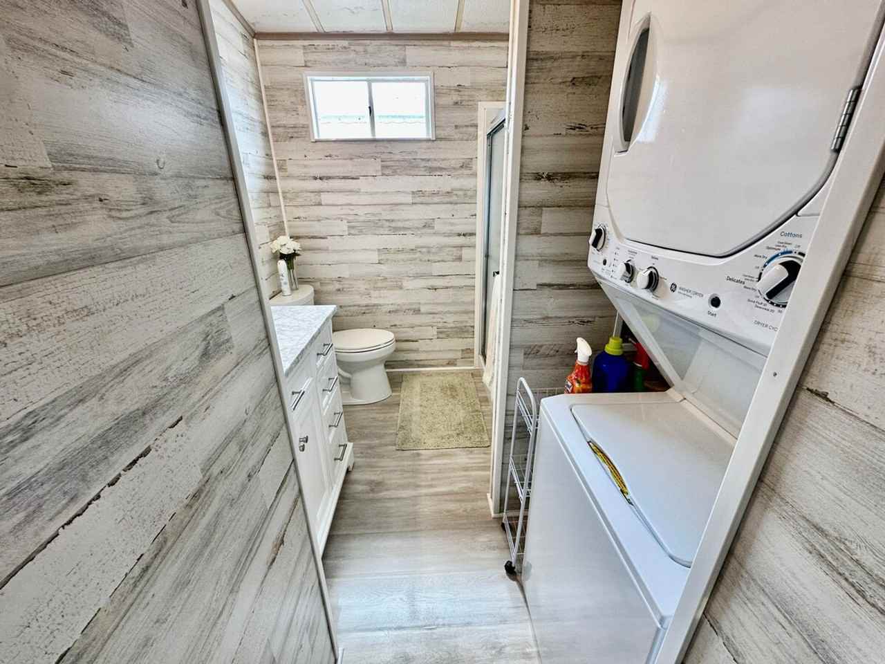 276 Nettles Blvd #1537482P - Photo 5 of 21
