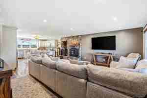 featured image of 1727 Main Rd
