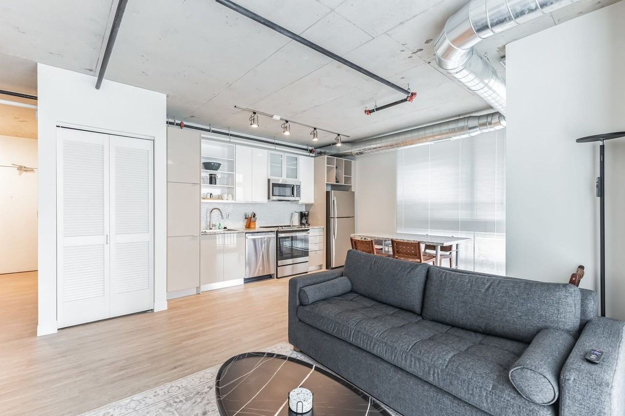 776 Euclid Avenue - Photo 4 of 17