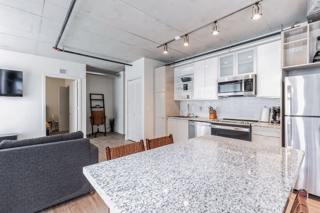 776 Euclid Avenue - Photo 5 of 17