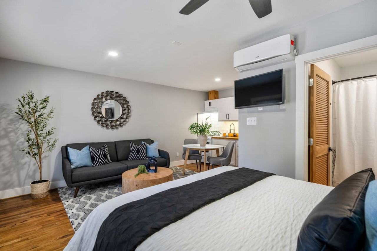 4952 Polk Street - Photo 4 of 17