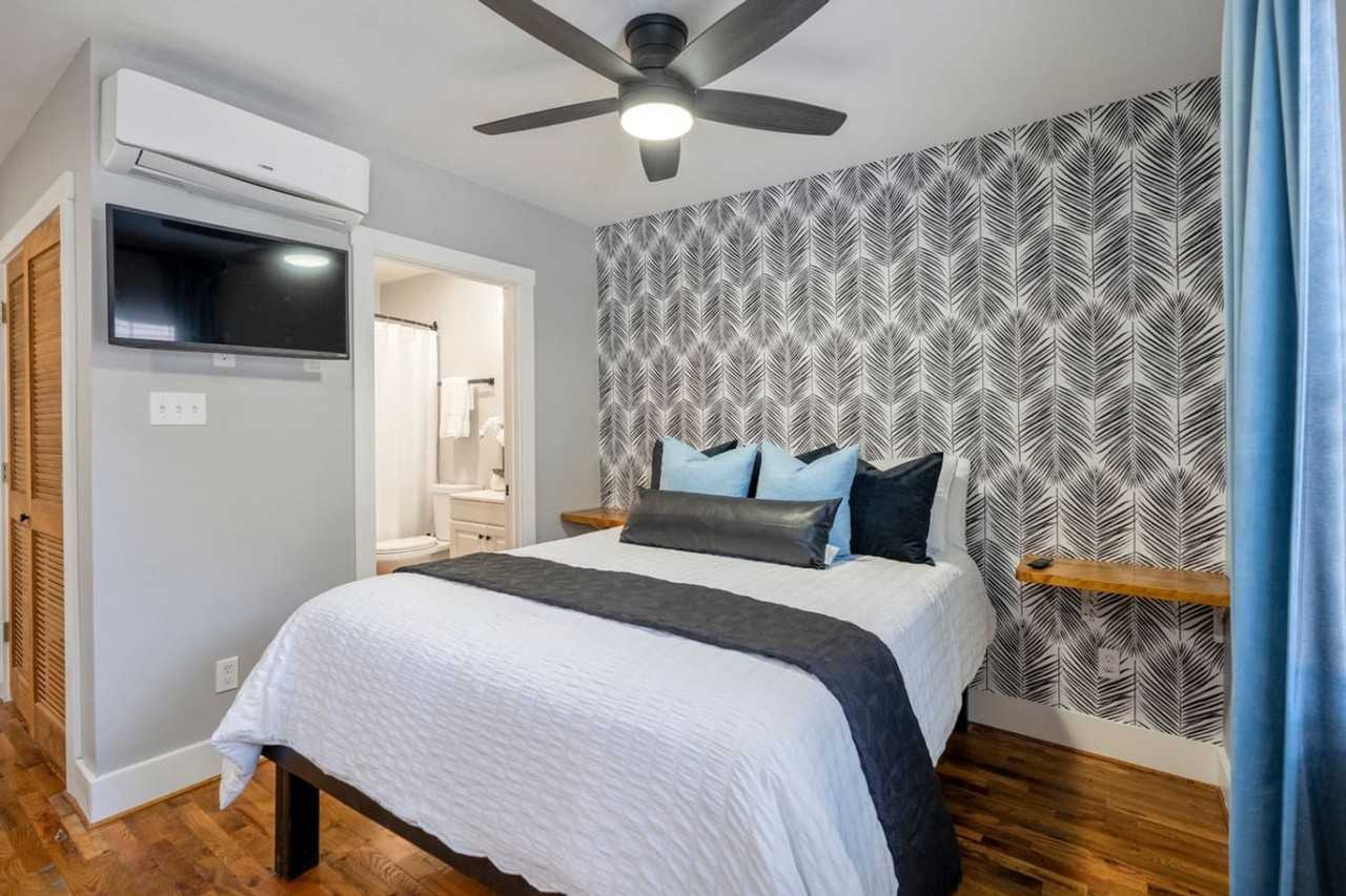 4952 Polk Street - Photo 5 of 17