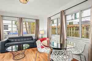 featured image of 937 Michigan Ave