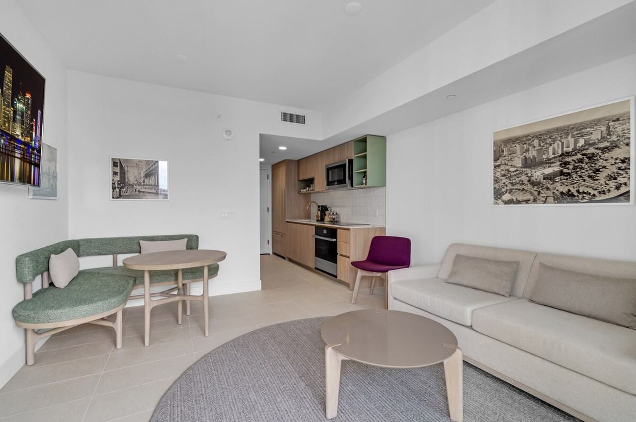 125 Ne 6th St #1540475P - Photo 2 of 15