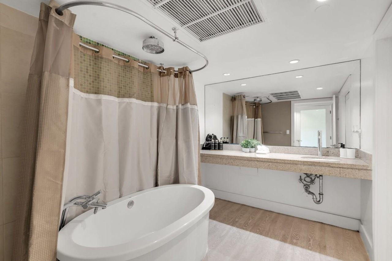 1130 Ocean Dr #1540440P - Photo 4 of 19