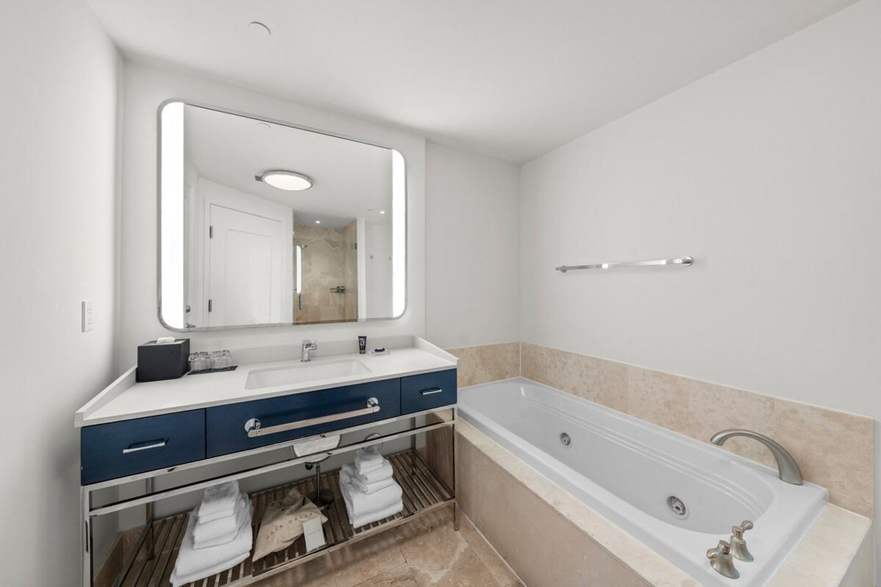 4391 Collins Avenue - Photo 7 of 20