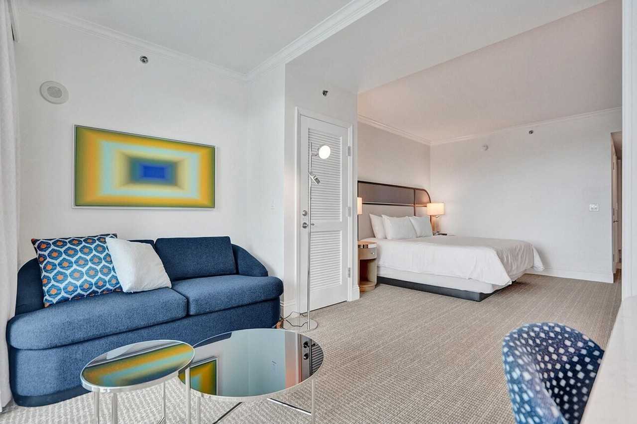 4441 Collins Ave #1540460P - Photo 3 of 30