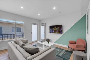 featured image of 1532 Bay Rd