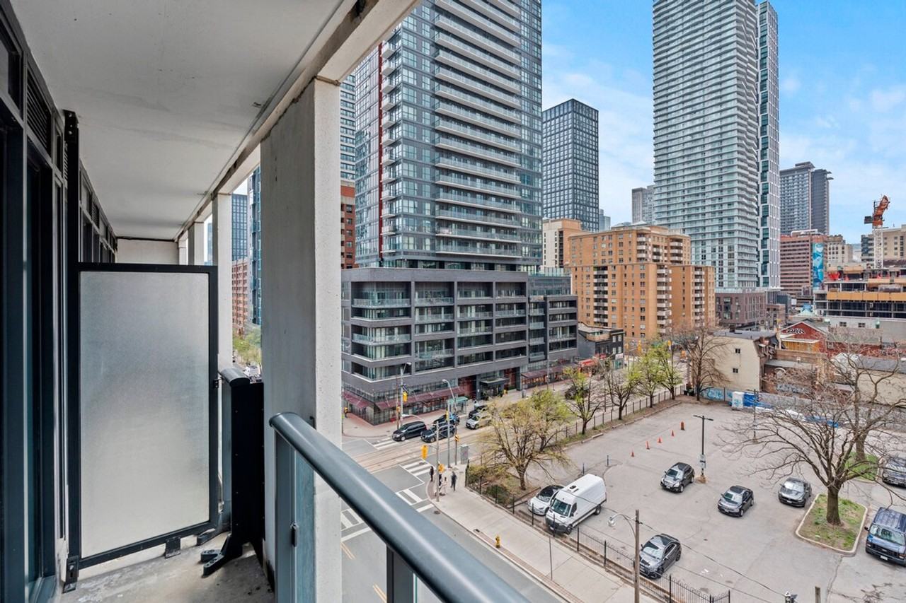 251 Jarvis St #1540713P - Photo 2 of 14