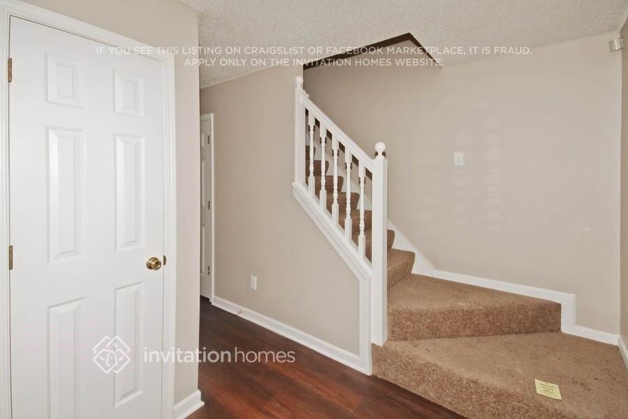 4350 Reserve Hill Xing - Photo 3 of 17