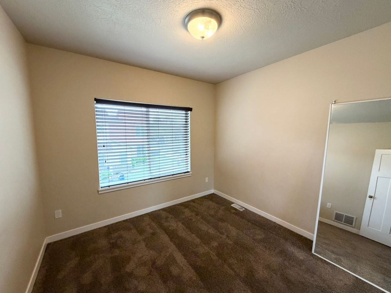 3673 W Lilac Heights Dr - Photo 4 of 12