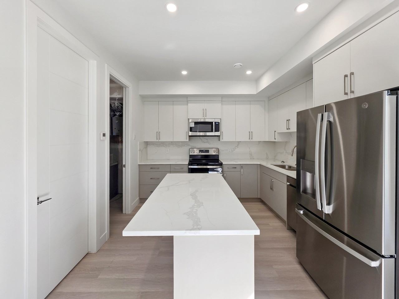 7412 34 Ave Nw #1 - Photo 3 of 18