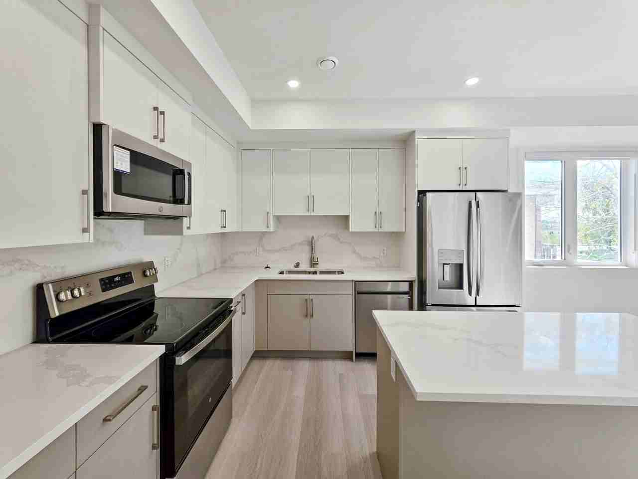 7412 34 Ave Nw #1 - Photo 5 of 18