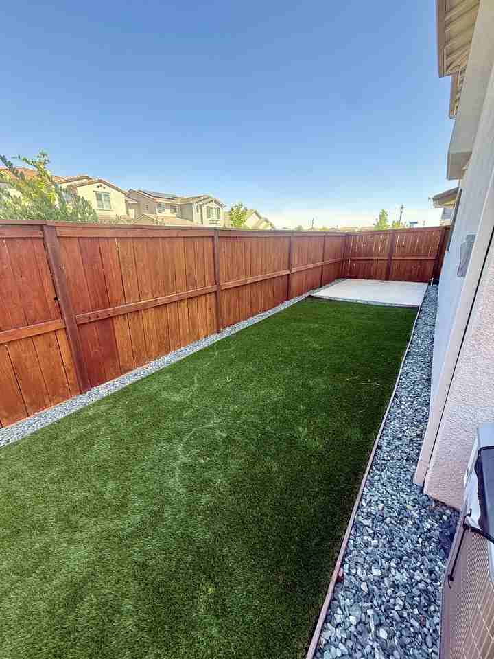 975 Franklin St #1 - Photo 6 of 33