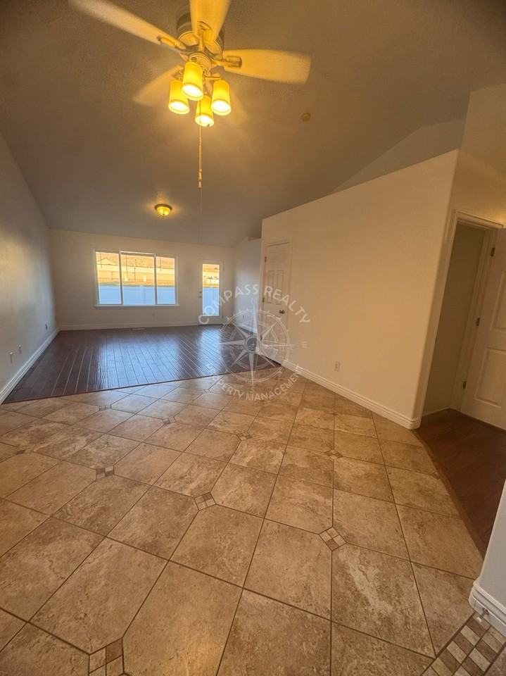 185 Crystal Bay Dr #1 - Photo 4 of 8