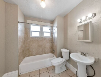 2547 Adams Ave #4 - Photo 6 of 8
