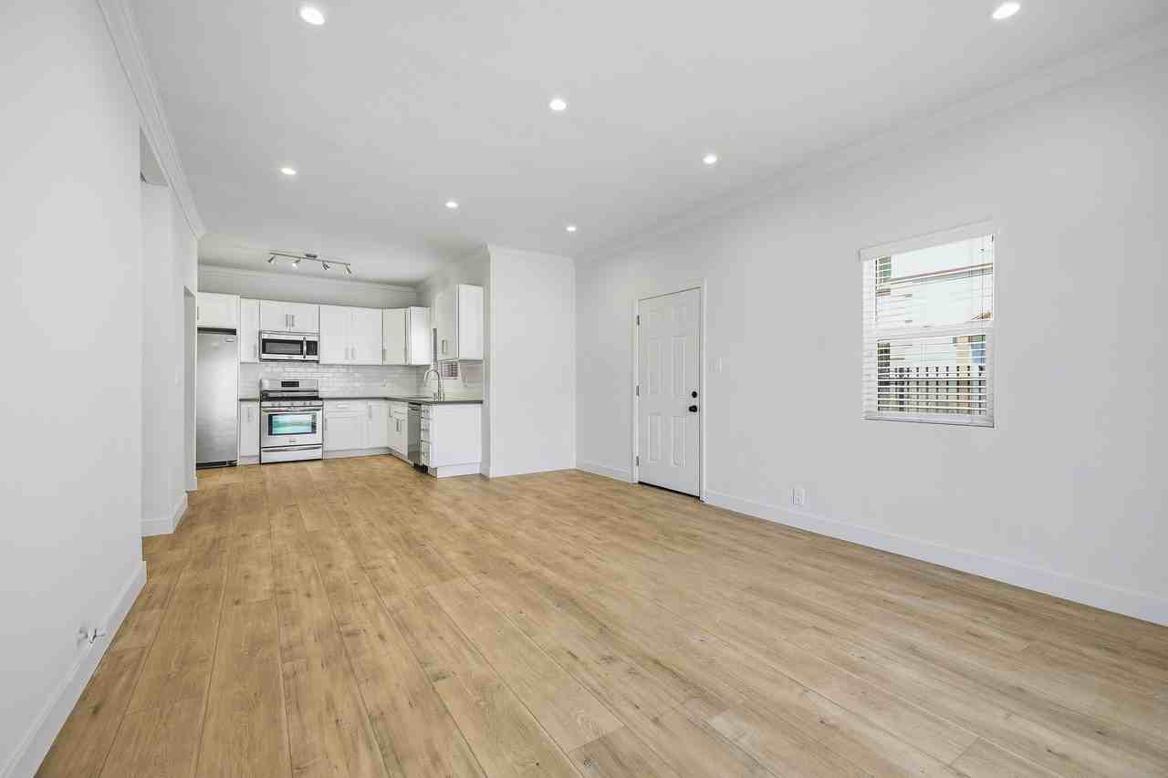 911 South Kenmore Avenue #3/4 - Photo 5 of 13