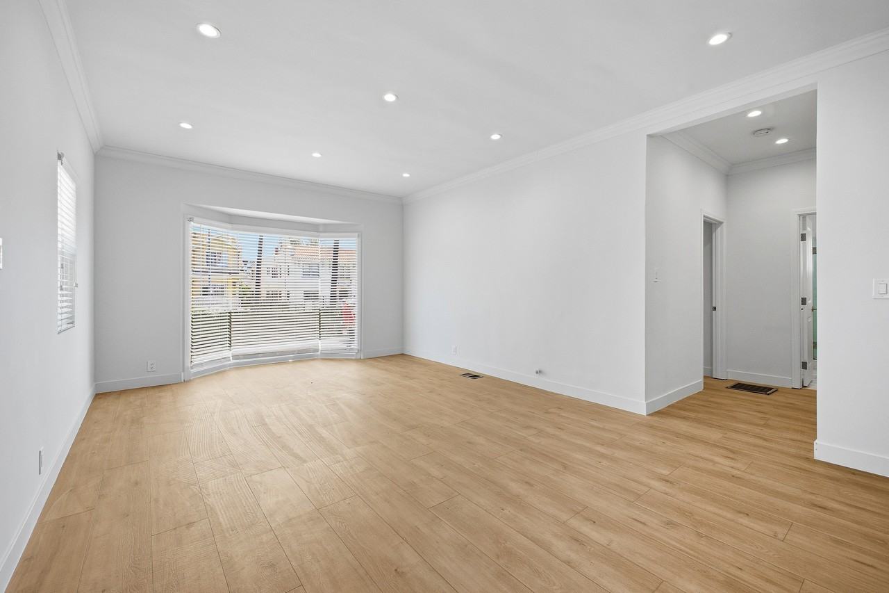 911 South Kenmore Avenue #3/4 - Photo 7 of 13