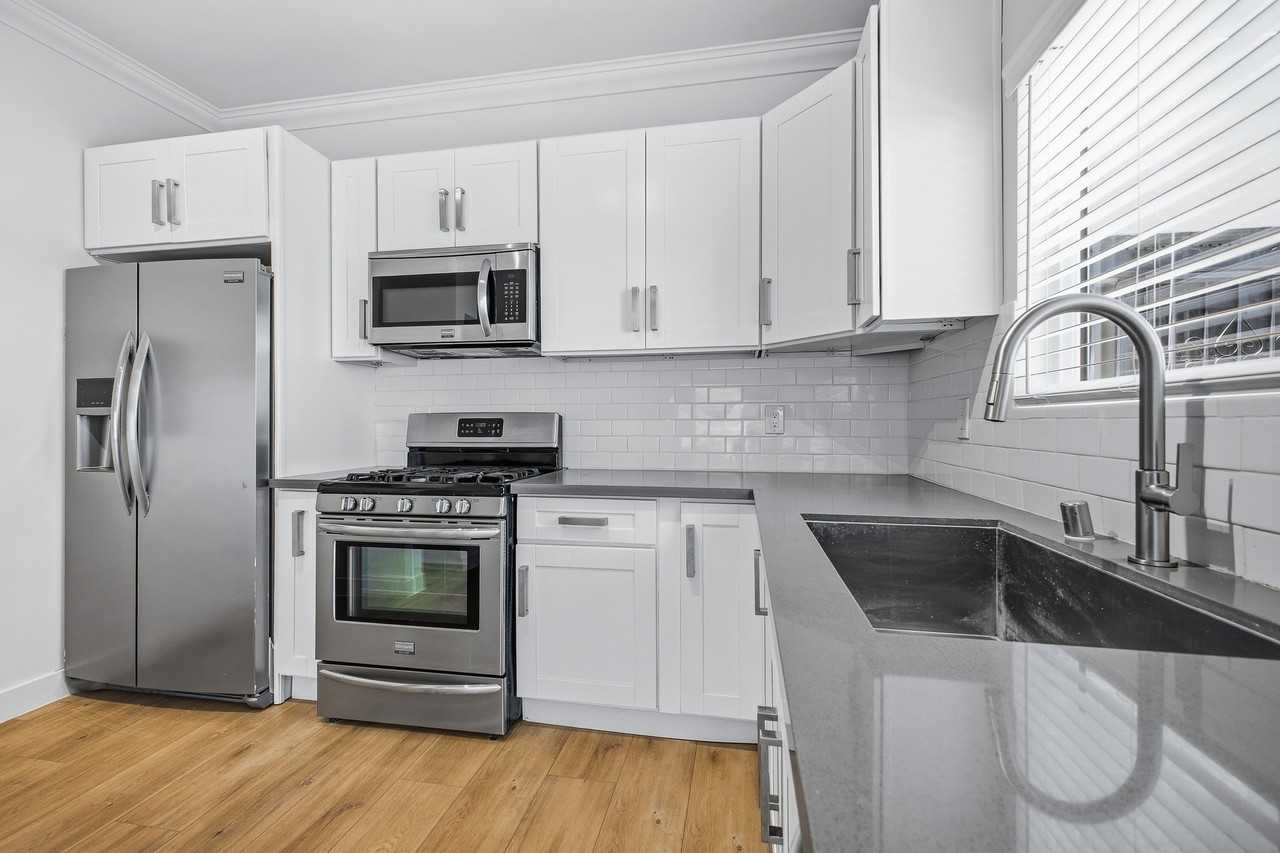 911 South Kenmore Avenue #3/4 - Photo 2 of 13