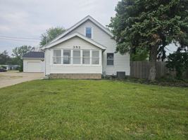 featured image of 353 E Lakewood Blvd