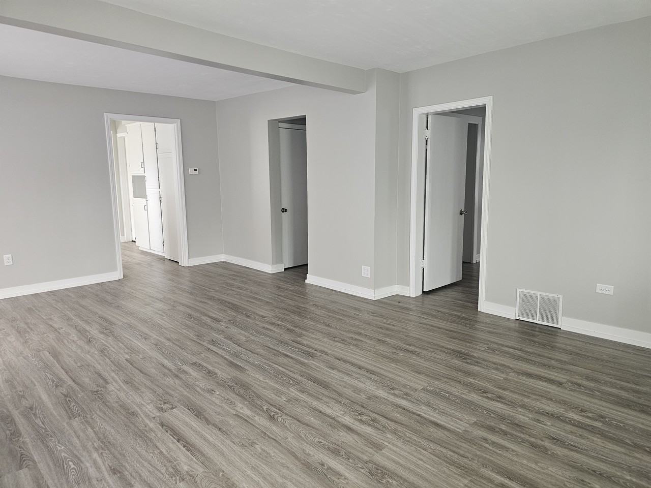 353 E Lakewood Blvd - Photo 5 of 20