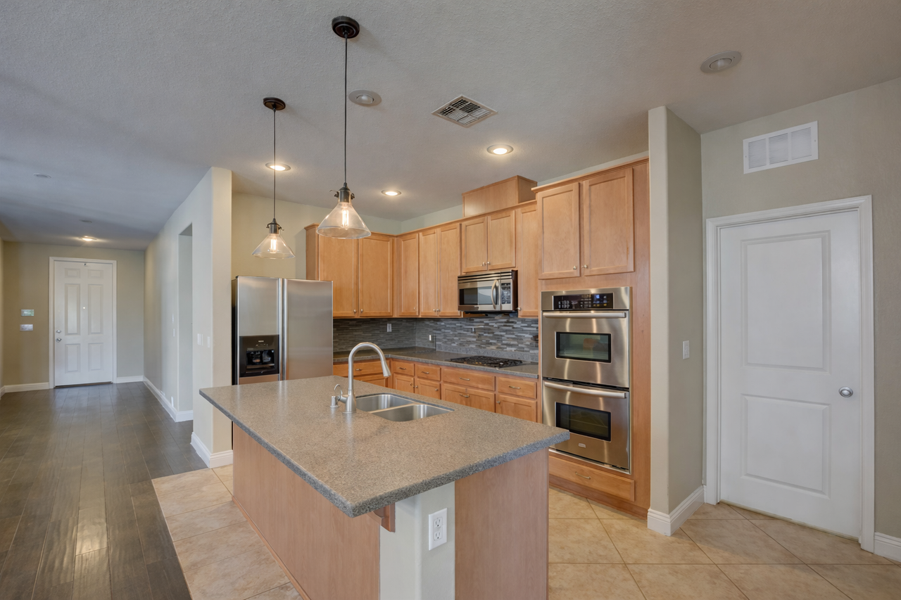 3191 Sisley Garden Ave - Photo 2 of 7