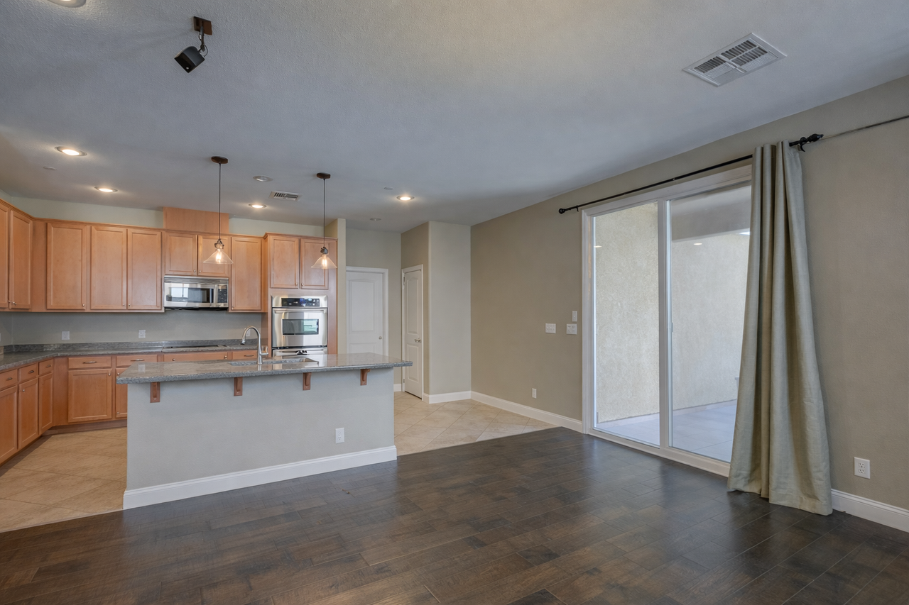 3191 Sisley Garden Ave - Photo 4 of 7