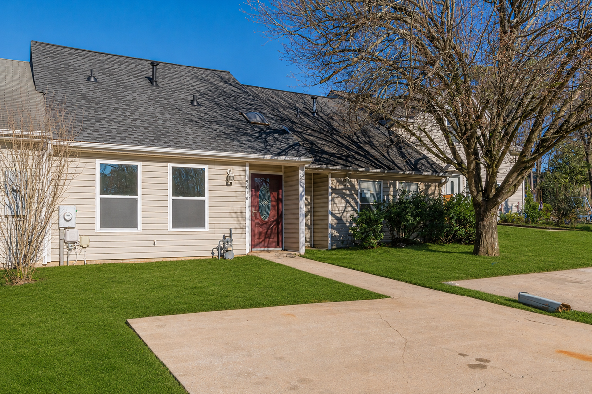 9018 Stoneleigh Trce - Photo 2 of 25