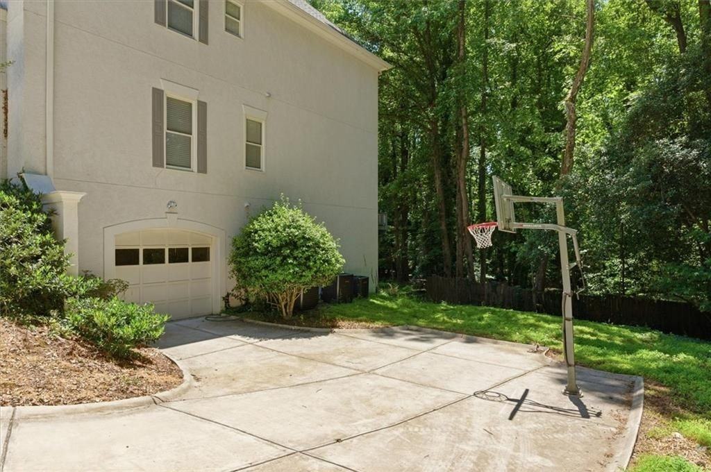 1247 Manor Oaks Ct - Photo 6 of 50