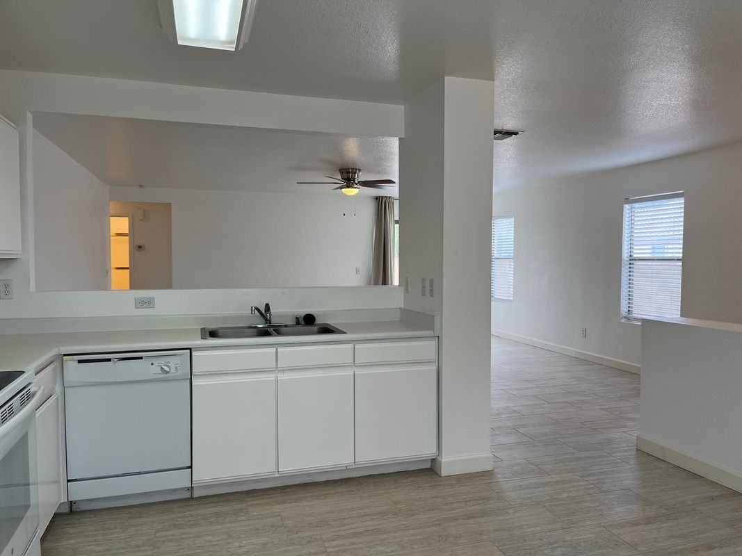 2403 E Palm Beach Dr - Photo 4 of 24