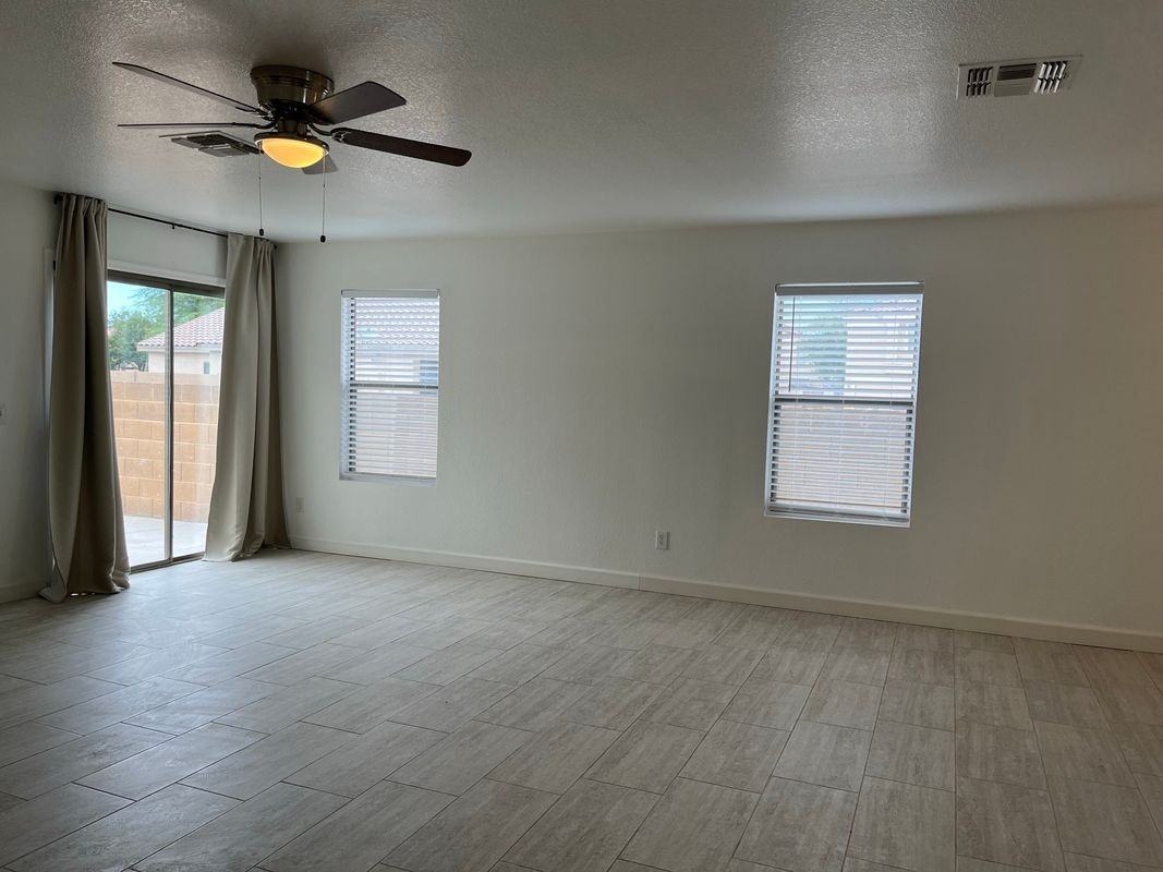 2403 E Palm Beach Dr - Photo 6 of 24