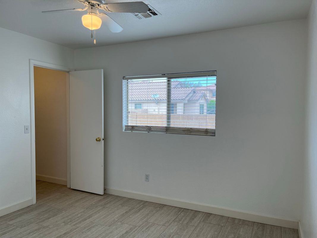 2403 E Palm Beach Dr - Photo 7 of 24