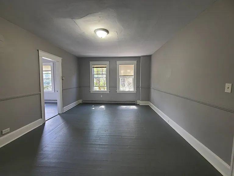 182 Washington St - Photo 7 of 9